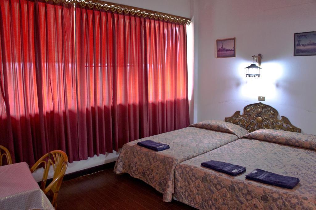 Royal Jommanee Hotel Nongkhai Нонг Кай Стая снимка
