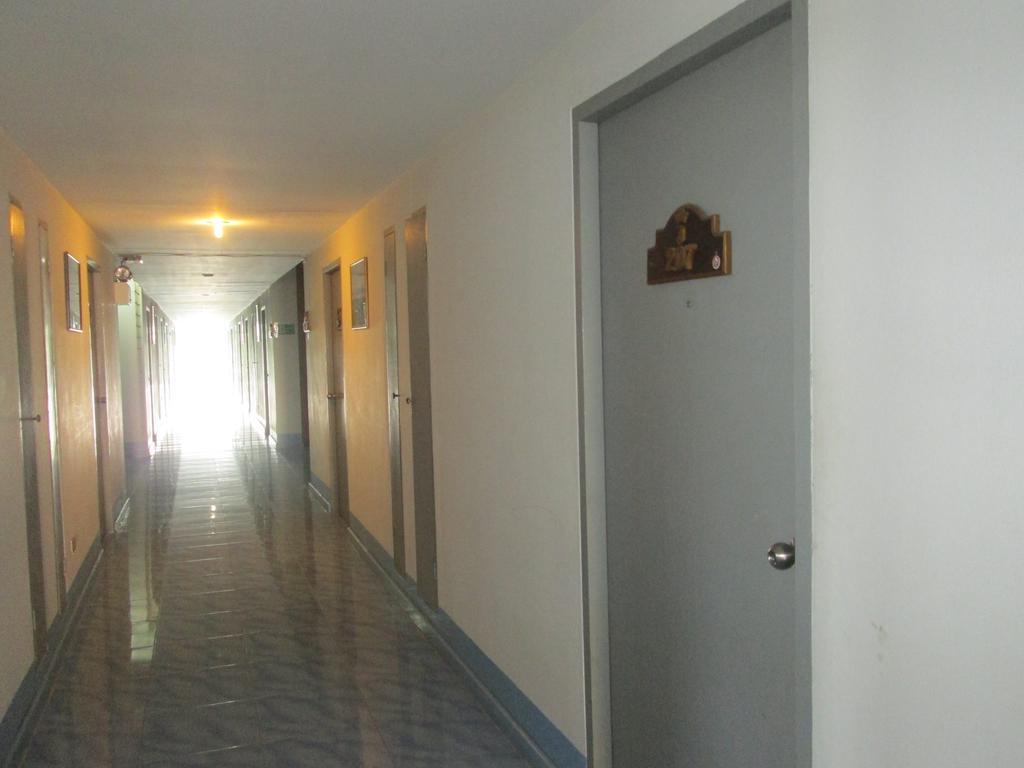 Royal Jommanee Hotel Nongkhai Нонг Кай Стая снимка